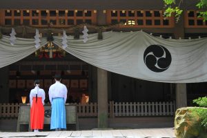 shrine-801609_1920-300x200.jpg