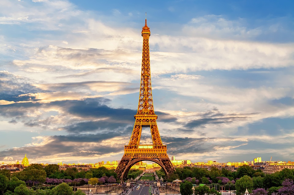 eiffel-tower-3349075_960_720-1542407588867.jpg