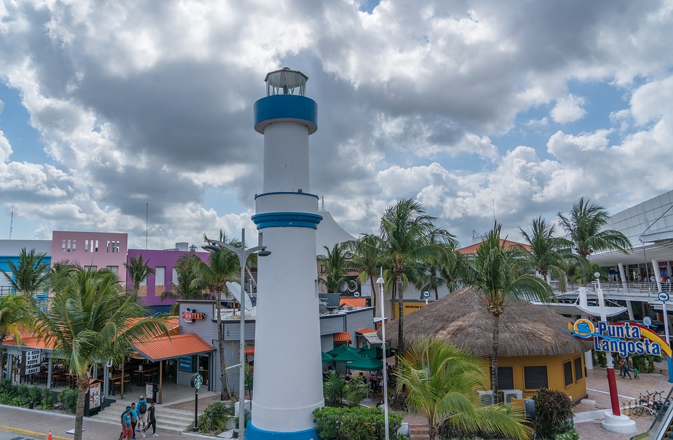 lighthouse-3270504_960_720-1542408111332.jpg