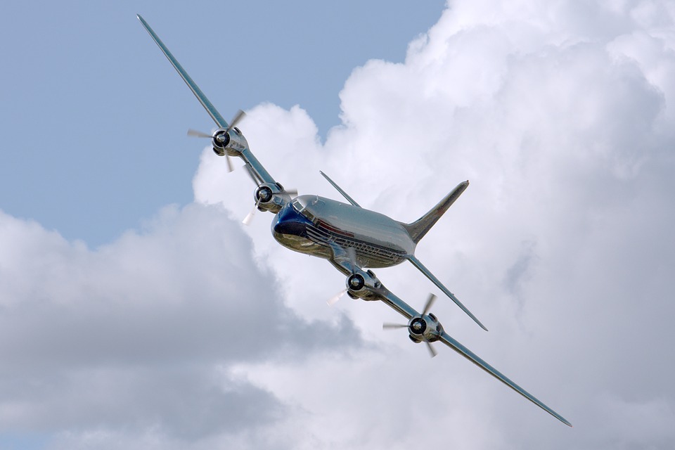 plane-409047_960_720-1542401198087.jpg