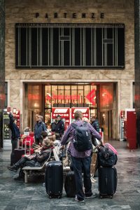 tommaso-pecchioli-581840-unsplash-200x300.jpg