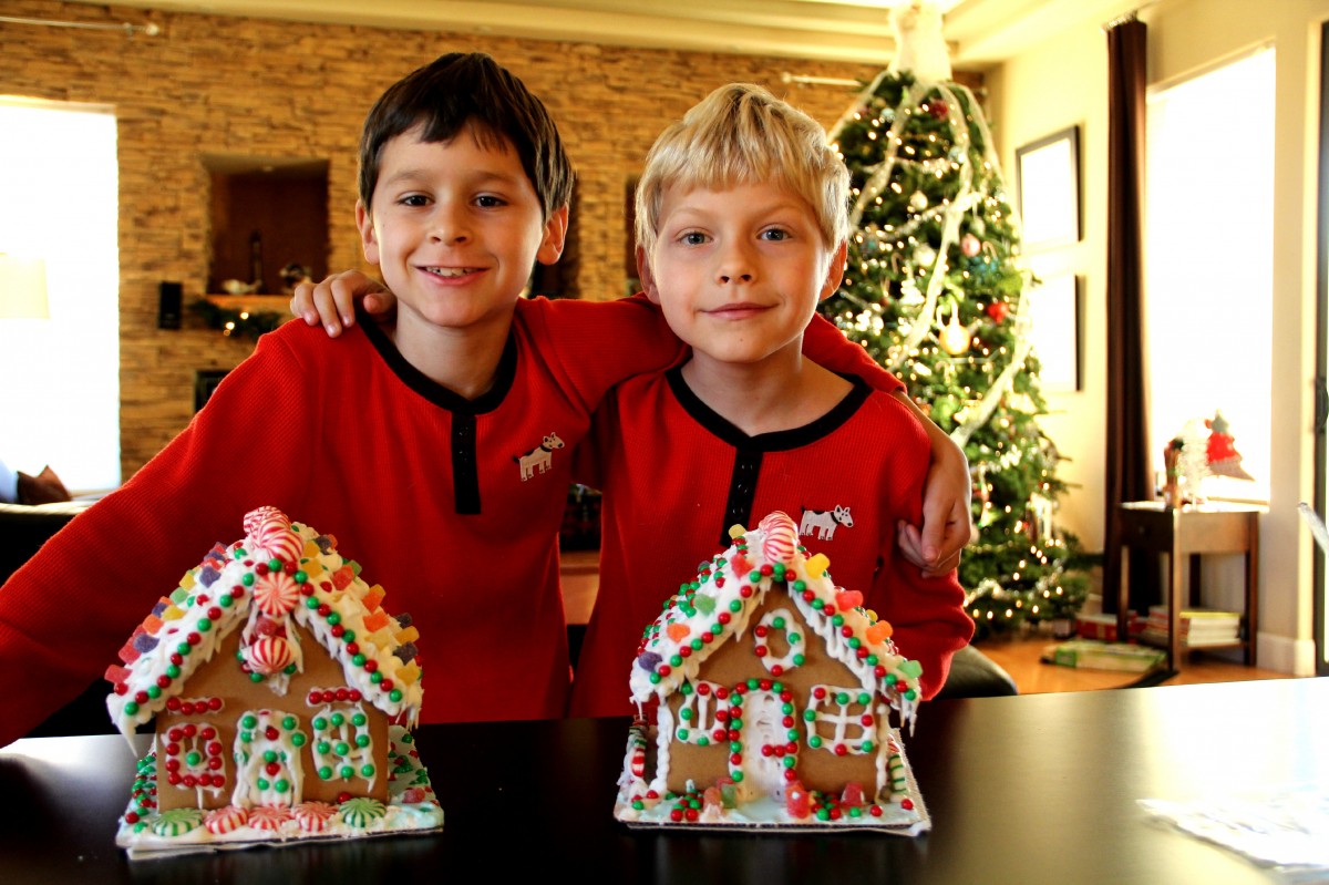 boys_children_christmas_celebrations_togetherness_gingerbread_decorated_dec-1550552780138.jpg