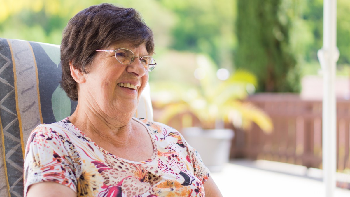 grandma_happy_family_grandmother_senior_old_woman_elderly-1387375-1550555858649.jpg