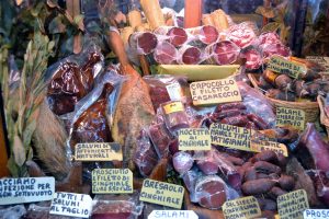 deli-3612243-300x200.jpg