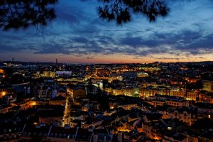 lisbon-2392754_1920-300x200.jpg