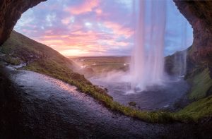 andrey-andreyev-dh8ONmfQyQQ-unsplash-300x197.jpg
