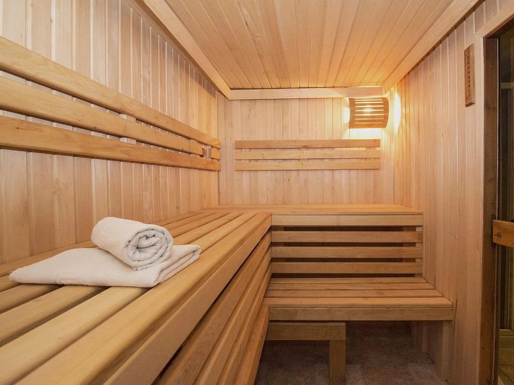 Strangest-Things-Ever-Discovered-Routine-House-Calls-12.jpg.optimal.jpg