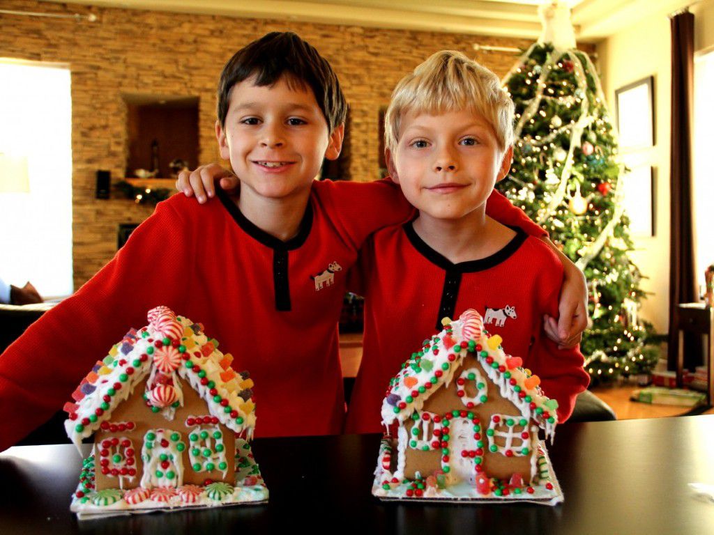 boys_children_christmas_celebrations_togetherness_gingerbread_decorated_dec-1550552780138pixabay1.jpg.optimal.jpg
