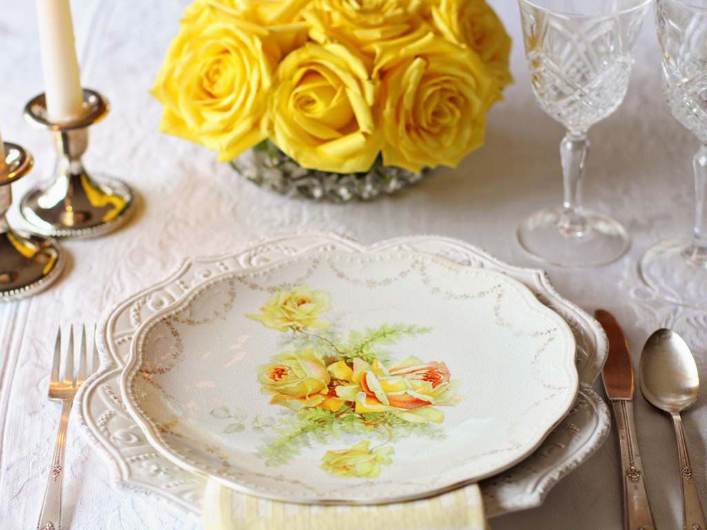 resize1_table_setting_place_setting_vintage_vintage_china_roses_yellow_roses_setting_place-1209499.jpg.optimal.jpg