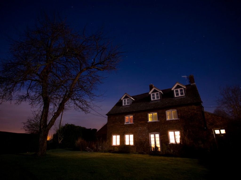 resizeChristmas-home-security-tips-lights-on.jpg.optimal.jpg
