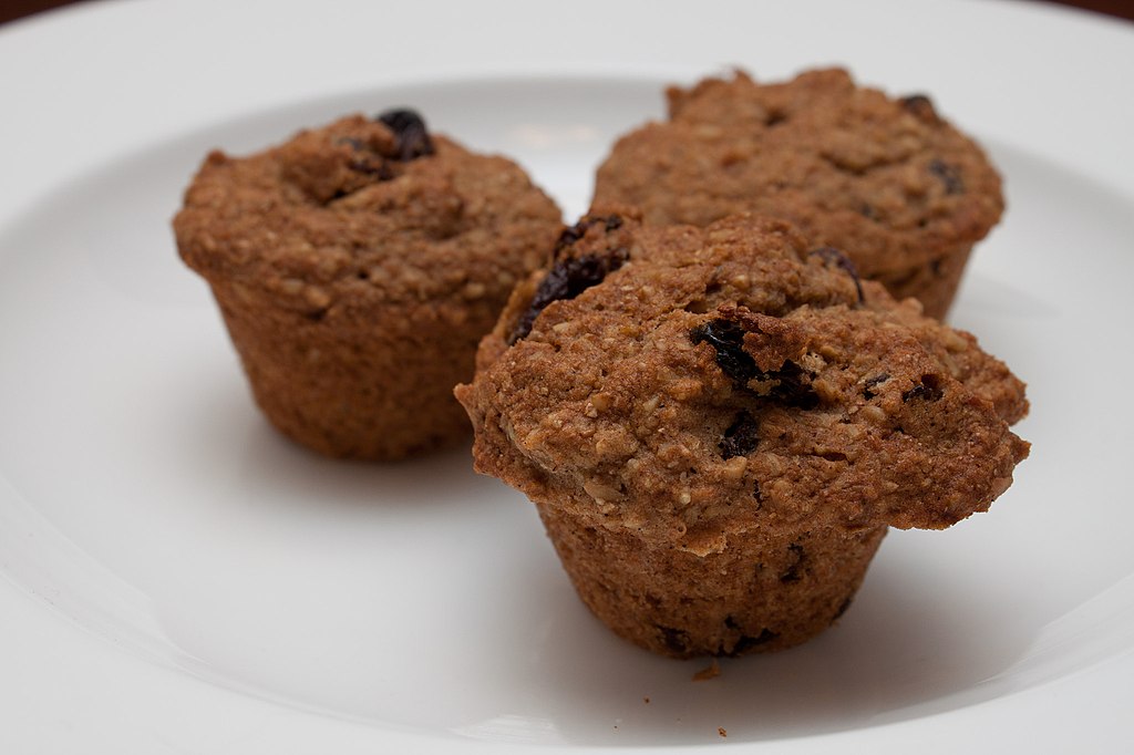 1024Px-Applesauce Oat Bran Muffins (140491213)