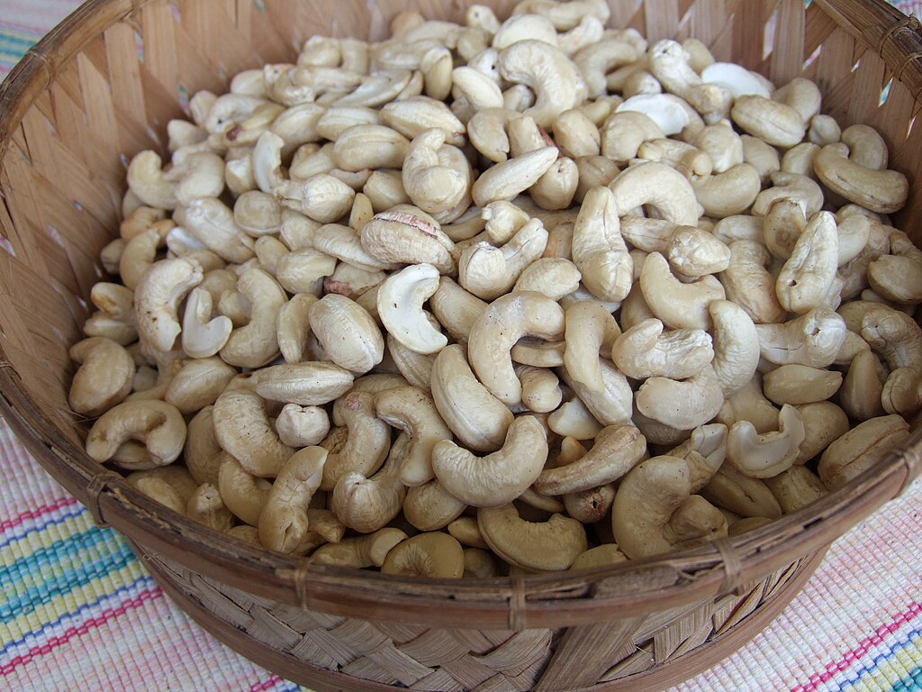 Raw_cashew_nuts_product_of_Buton.jpg