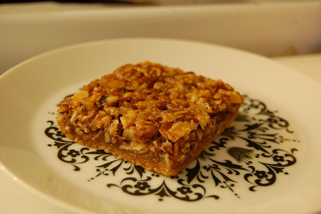 1024Px-Decorative Plate With Pecan Bar (6848675149)