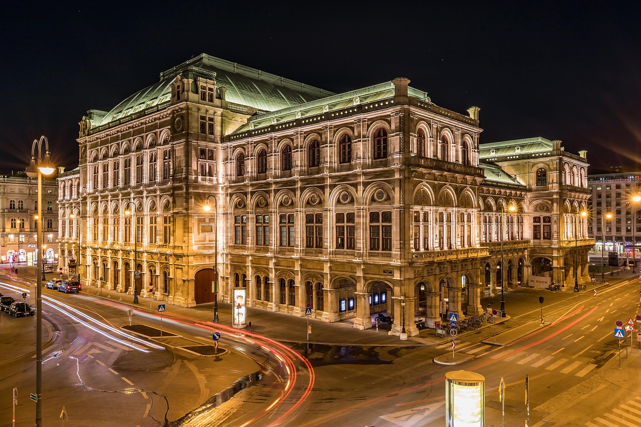 vienna-state-opera-4403839_1280.jpg