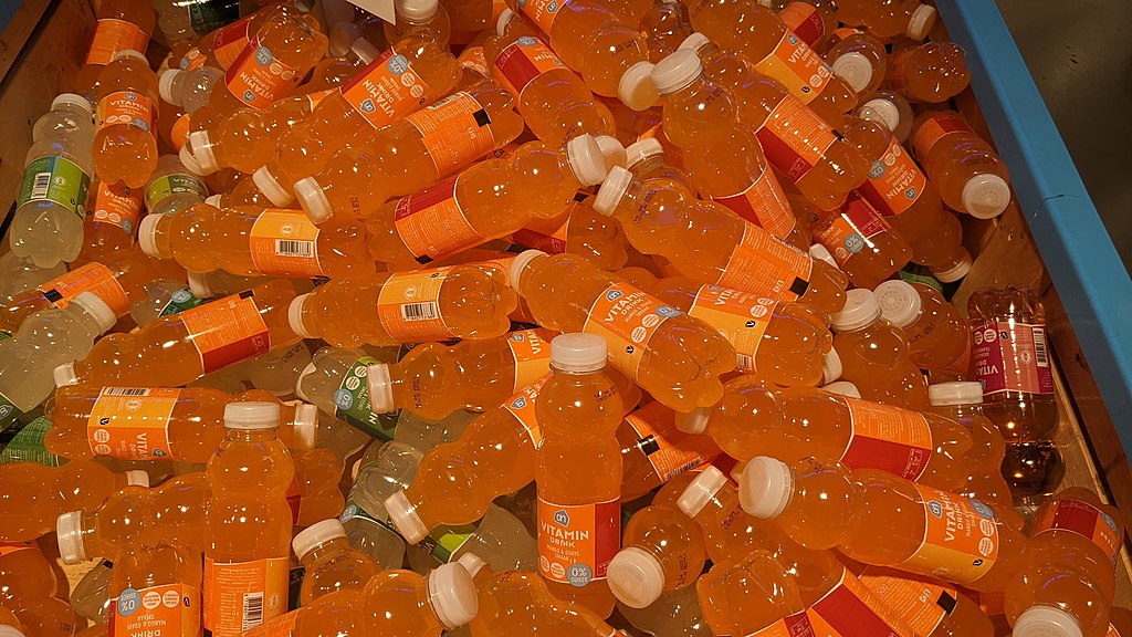Bottles Of Vitamin Water At The Albert Heijn, Rotterdam-Centrum, Rotterdam (2022) 02 (1)