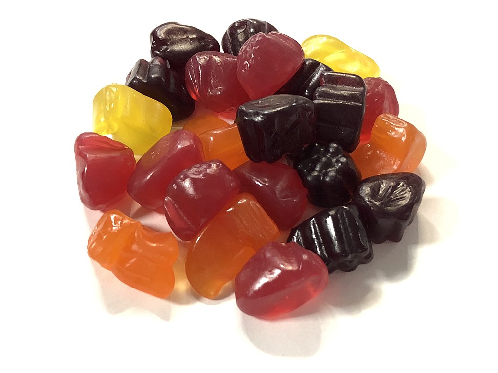 2021-05-16 23 58 19 A Sample Of Mott's Naturally Flavored Assorted Fruit Flavored Snacks In The Dulles Section Of Sterling, Loudoun County, Virginia