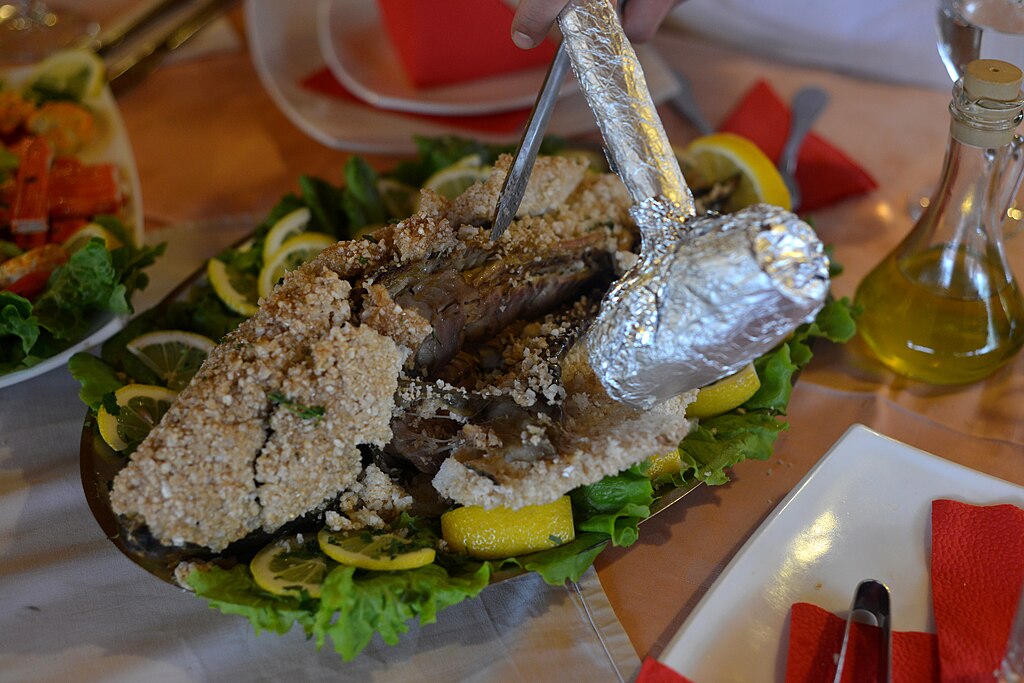 Крап Печен Во Кора Од Сол 01