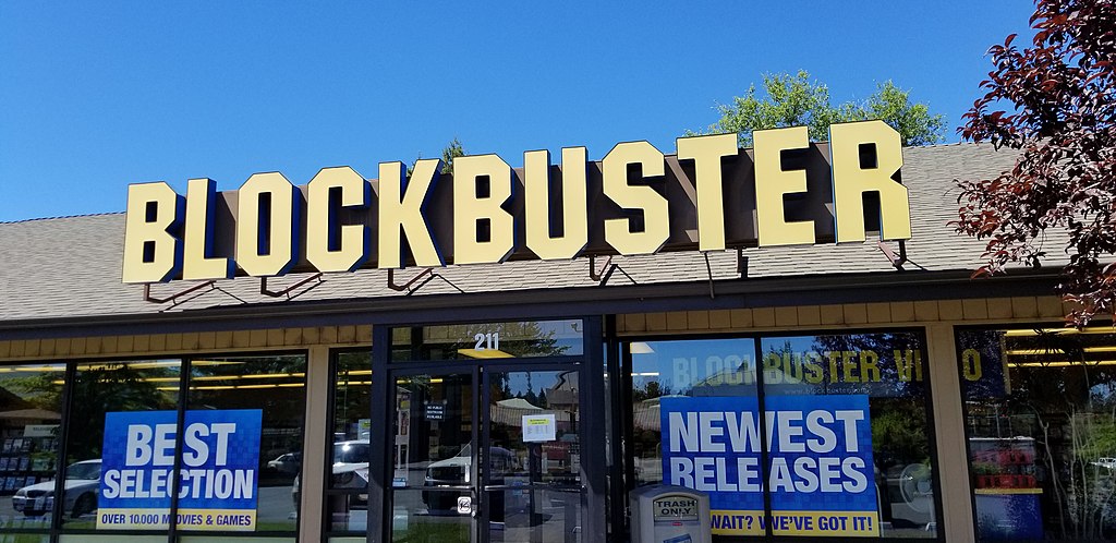 1024px-Exterior_of_last_Blockbuster_Video.jpg