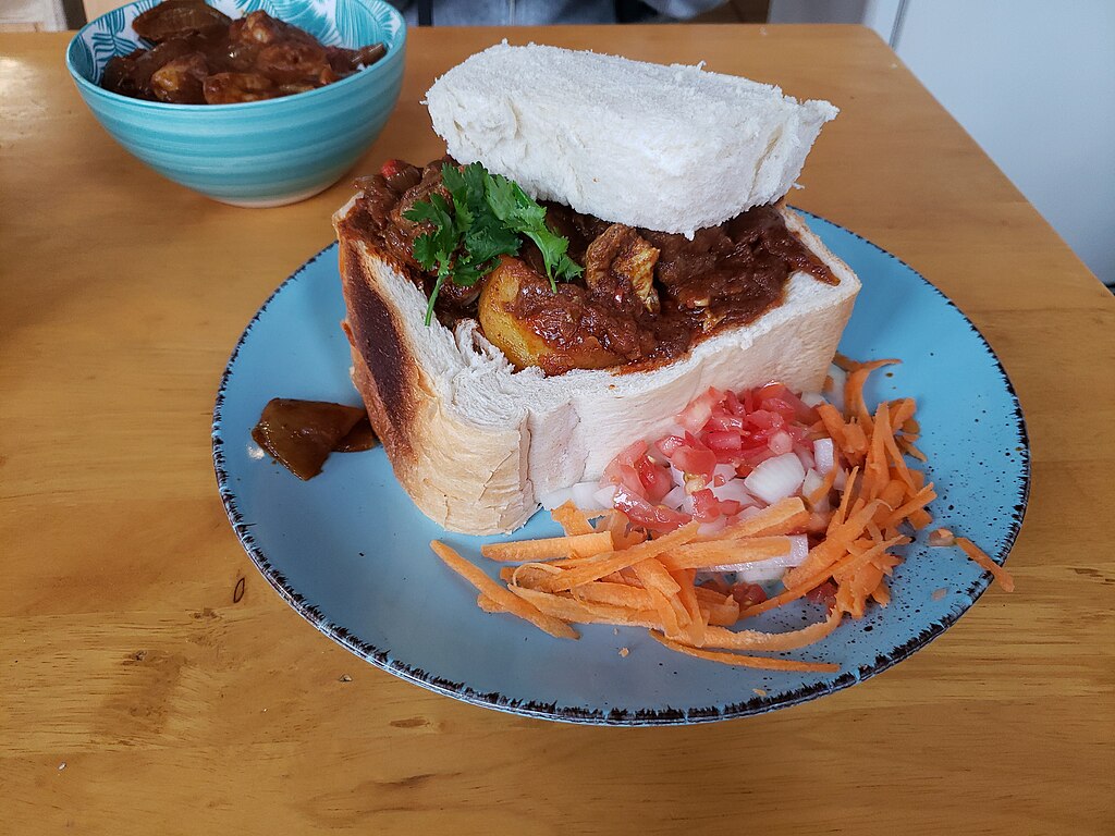 Bunny Chow With Lamb & Potato - African Chow 2023-07-27
