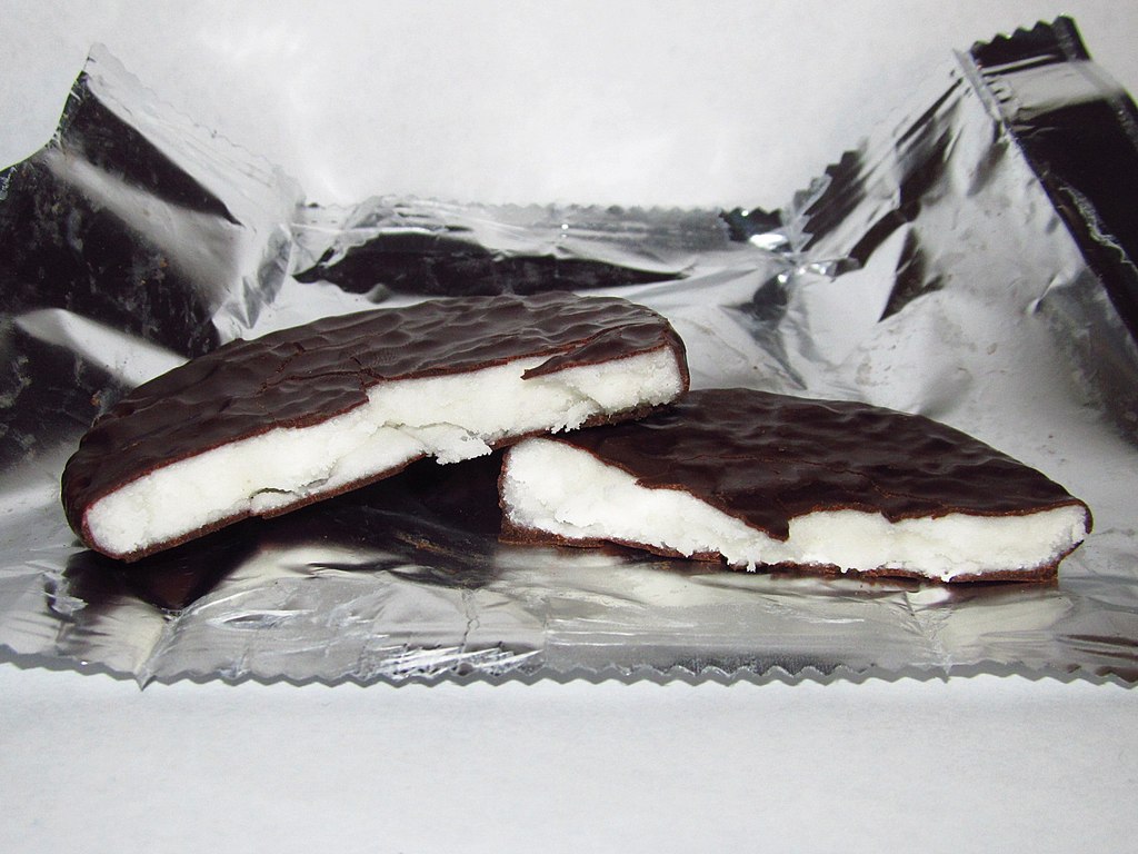 1024Px-Split Open York Peppermint Pattie (24599519399)