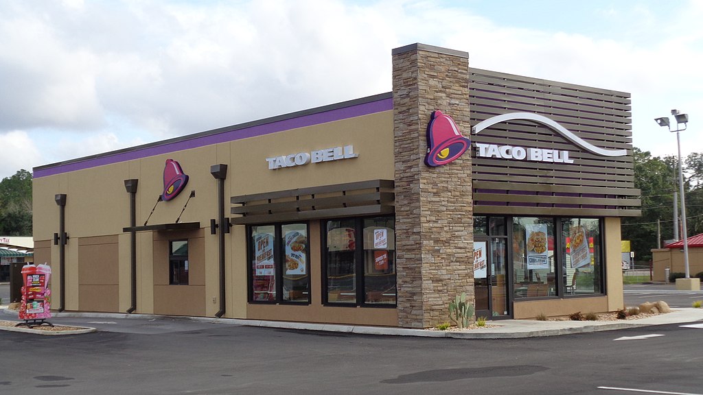 Taco Bell, Camilla (Cropped)