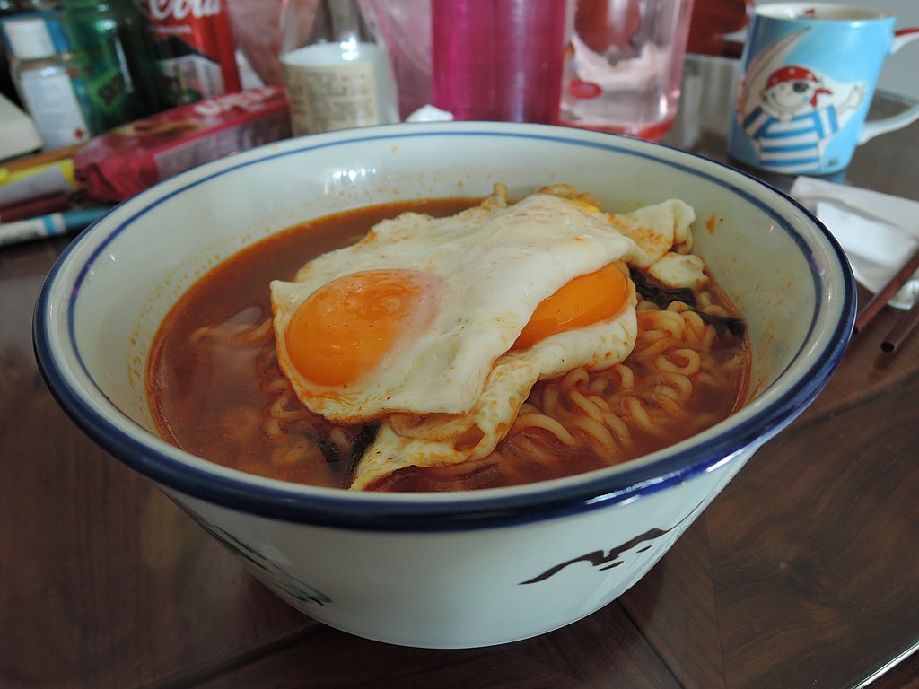 1024Px-Korean Noodles Soup In Breakfast
