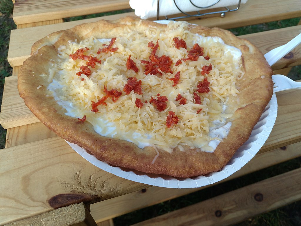 1024Px-Hungarian Lángos