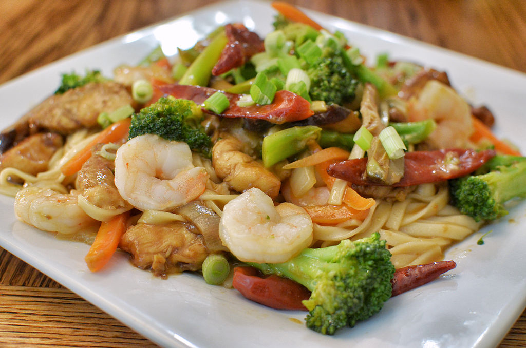 1024Px-Lo Mein (13878821955)