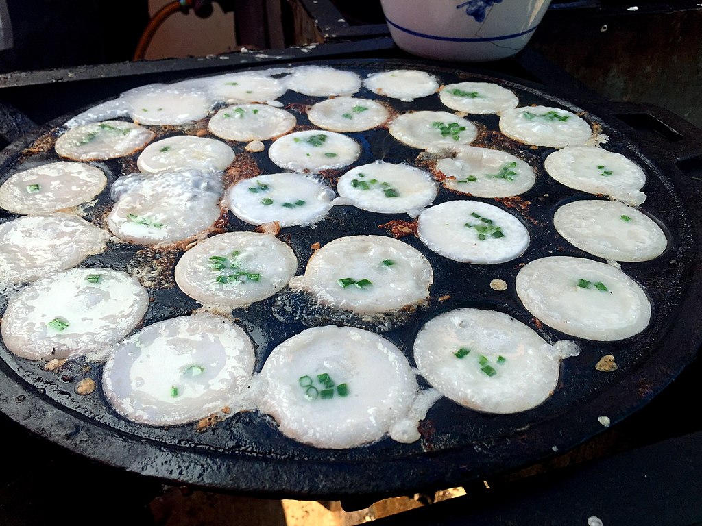 1024Px-ขนมครก - Kanom Krok (35966137055)