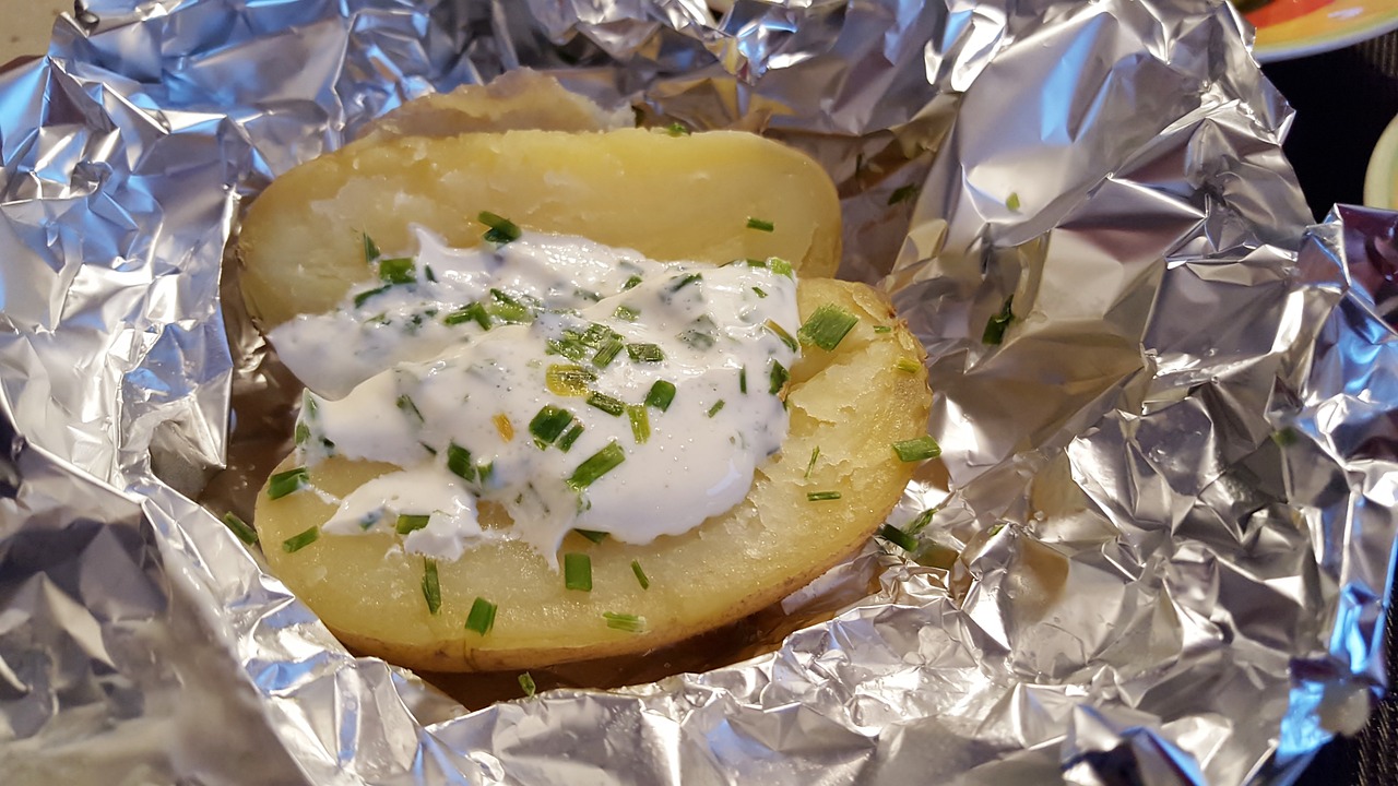 baked-potatoes-1142155_1280.jpg