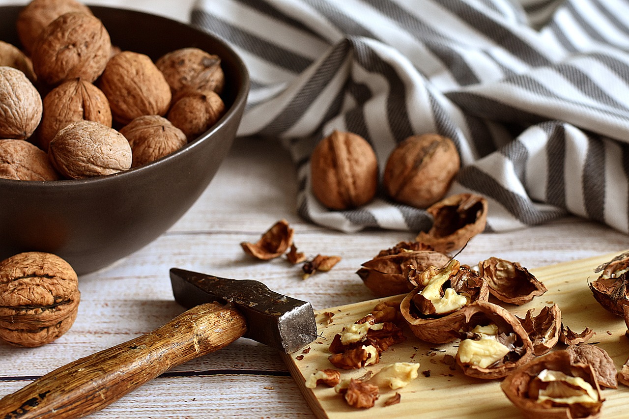 nuts-3844990_1280.jpg