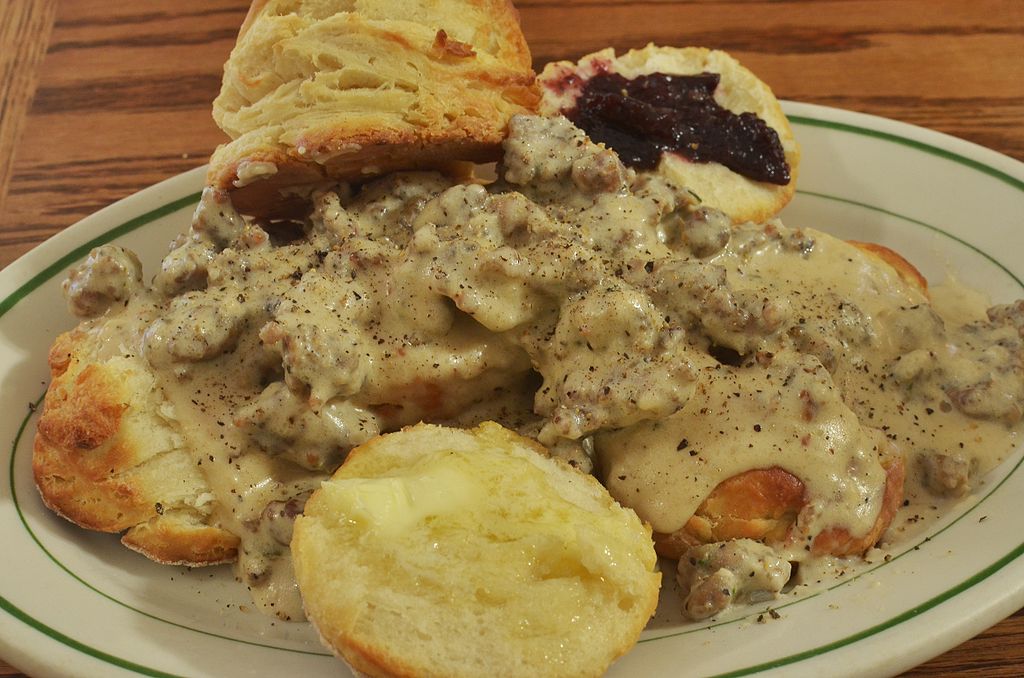 1024Px-Biscuits And Gravy (9845421004) (1)