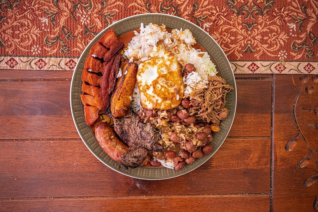 1024Px-Bandeja Paisa, Plato Colombiano