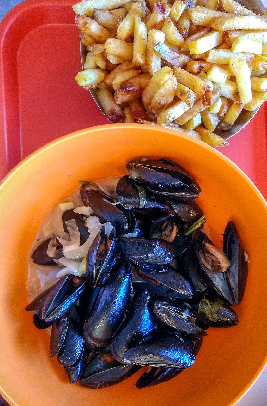 1024Px-Moules Frites (34800879764)