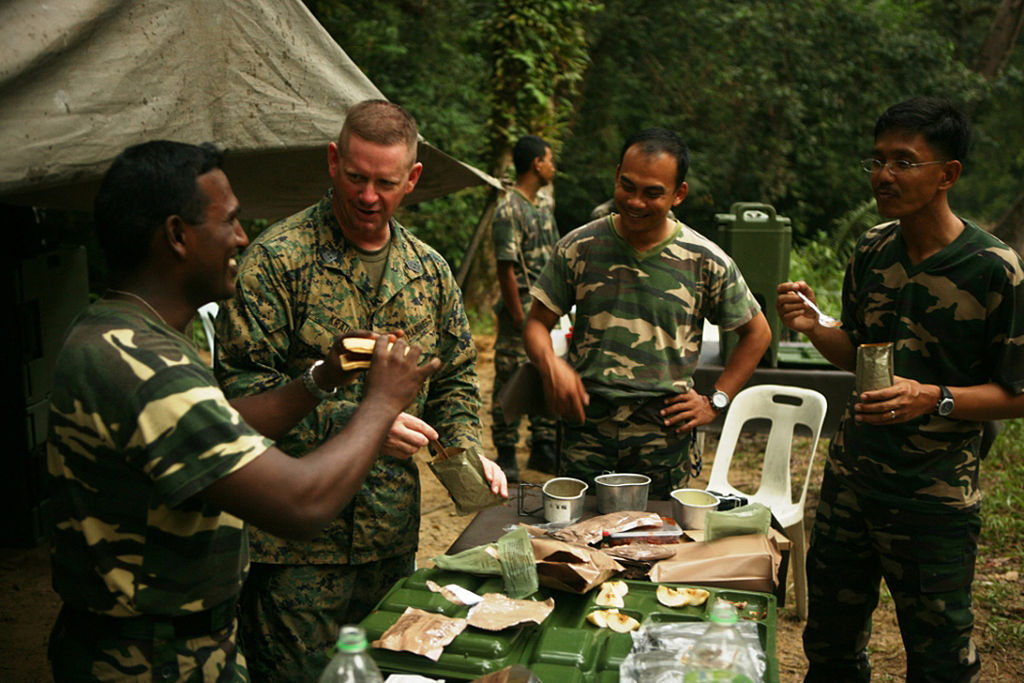 1024Px-Carat Malaysia 2009 (090623-M-5797H-004)