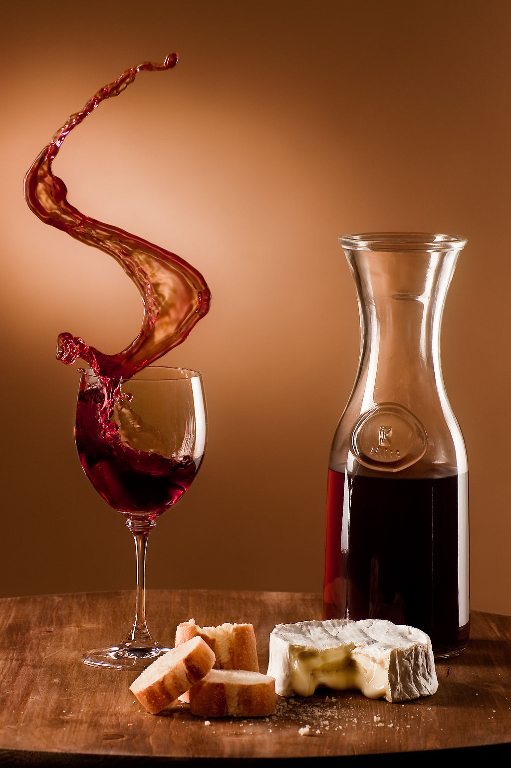1024Px-Schwappender Wein