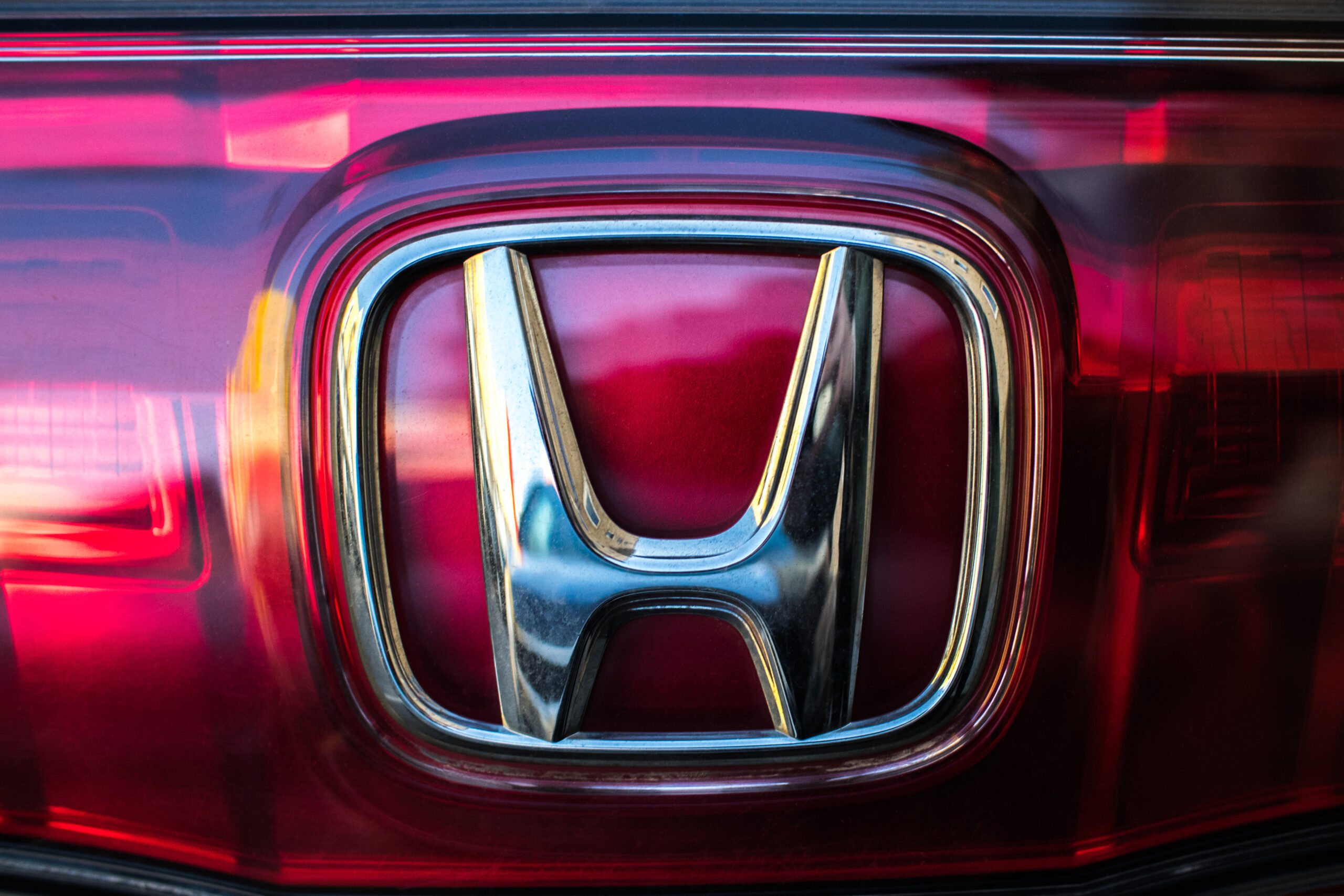 HONDA_badge_on_a_car-scaled.jpg