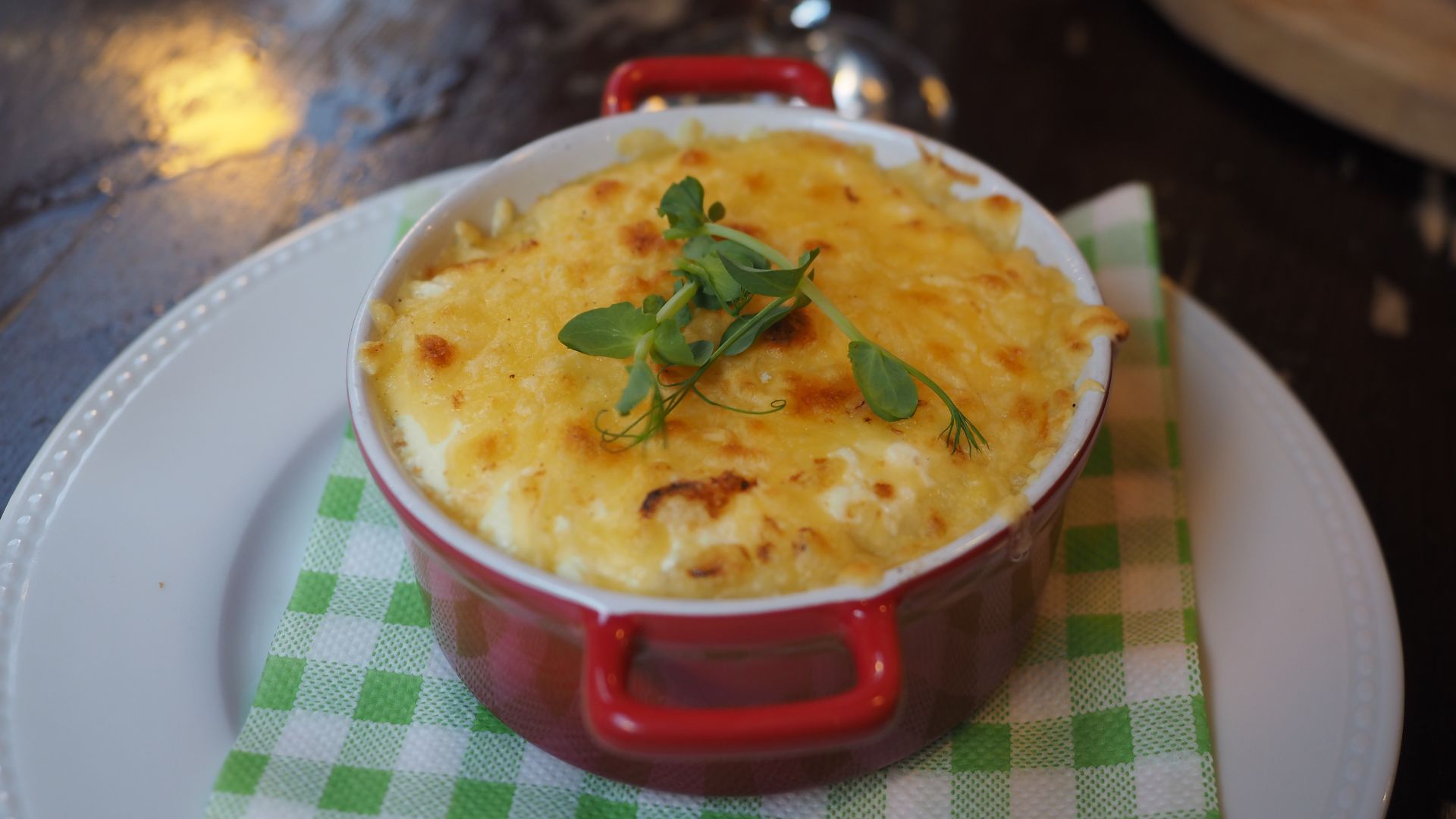 File:Shepherd's pie at restaurant Paddy Whelans Irish Pub, Riga.jpg
