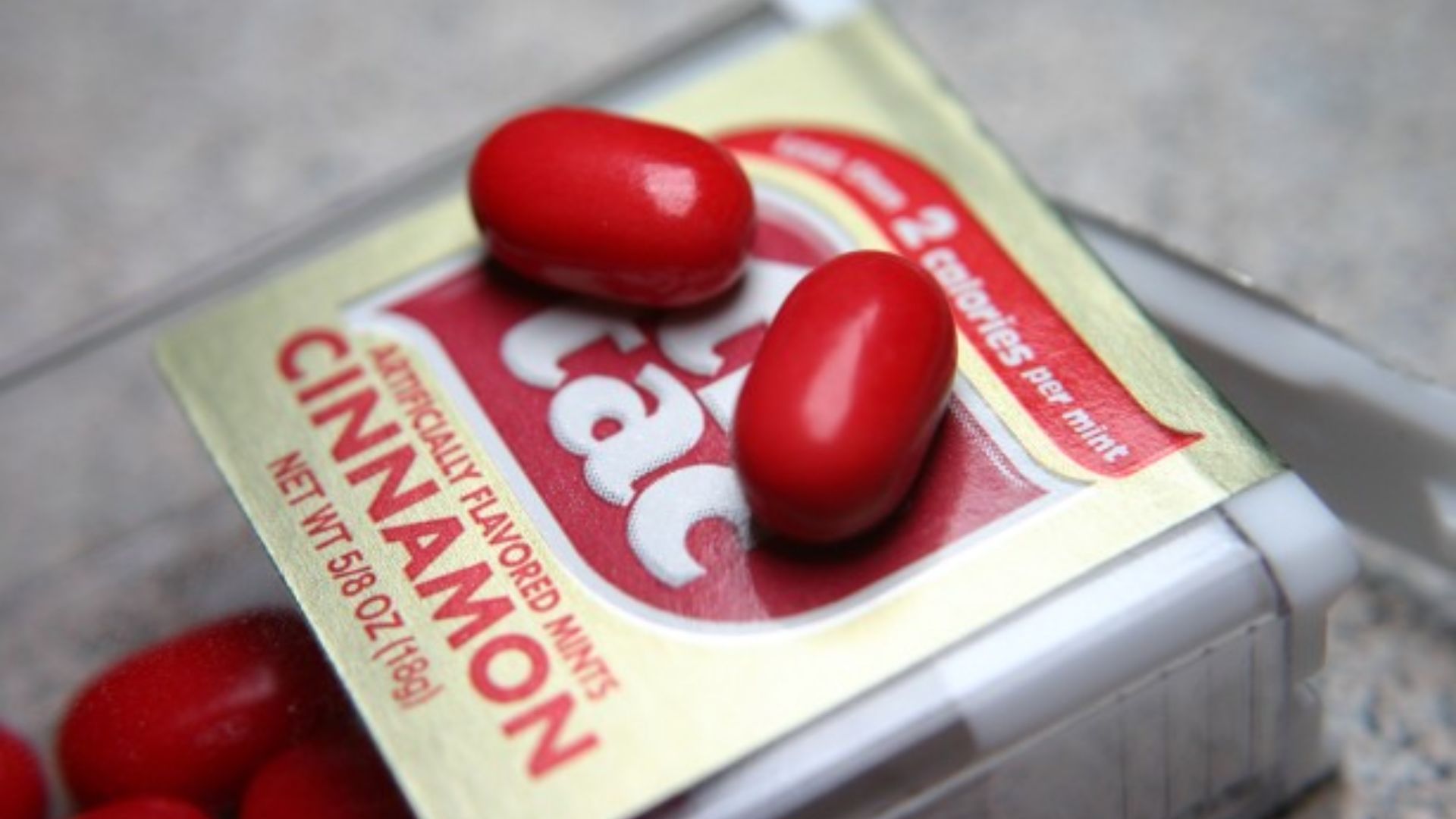 File:Cinnamon Tic Tac.jpg