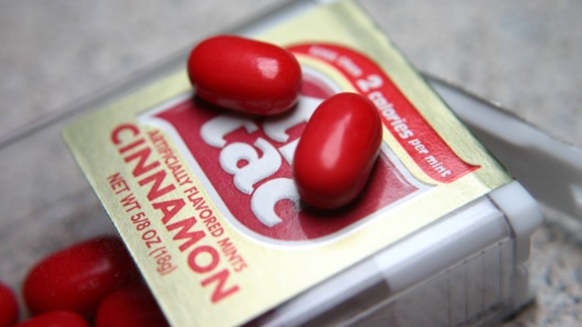 File:Cinnamon Tic Tac.jpg