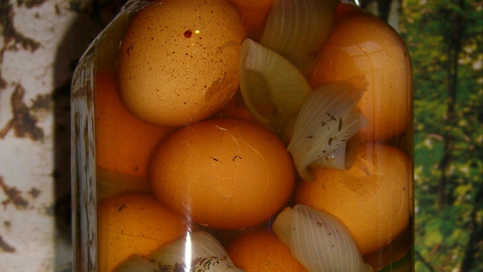 File:Soleier zwiebeln glas gewuerzsole salz.jpg