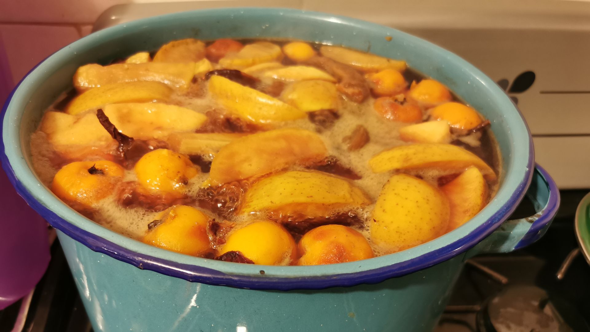 File:Ponche en preparación.jpg