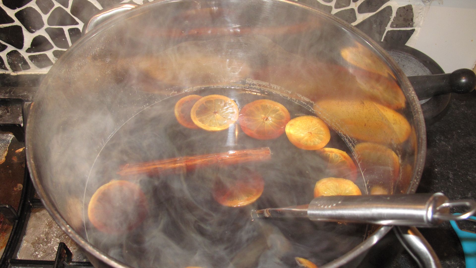 File:Wassail (4221293123).jpg