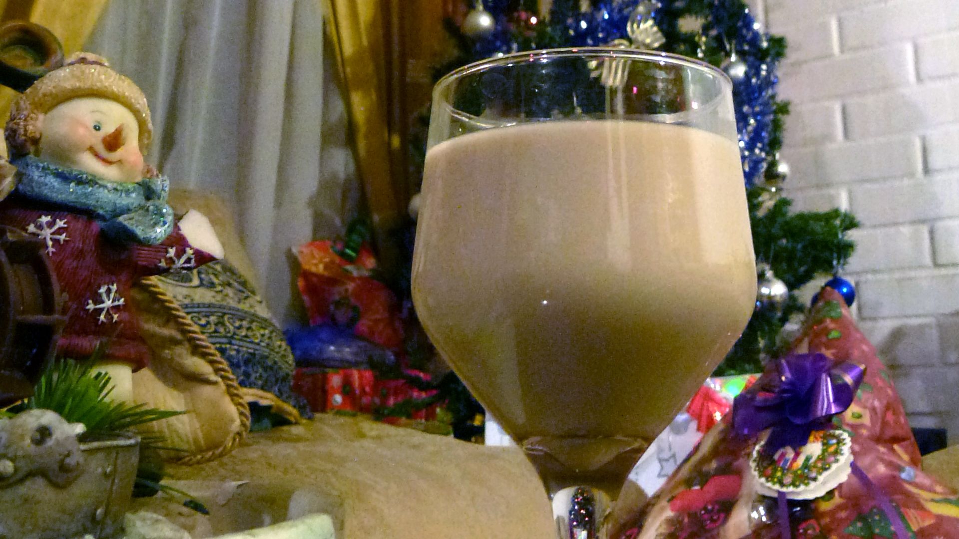 File:Cola de mono en Navidad.jpg