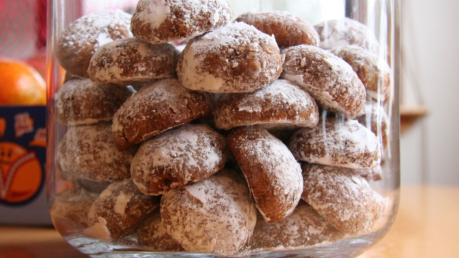 File:Feffernous in a glass jar.jpg