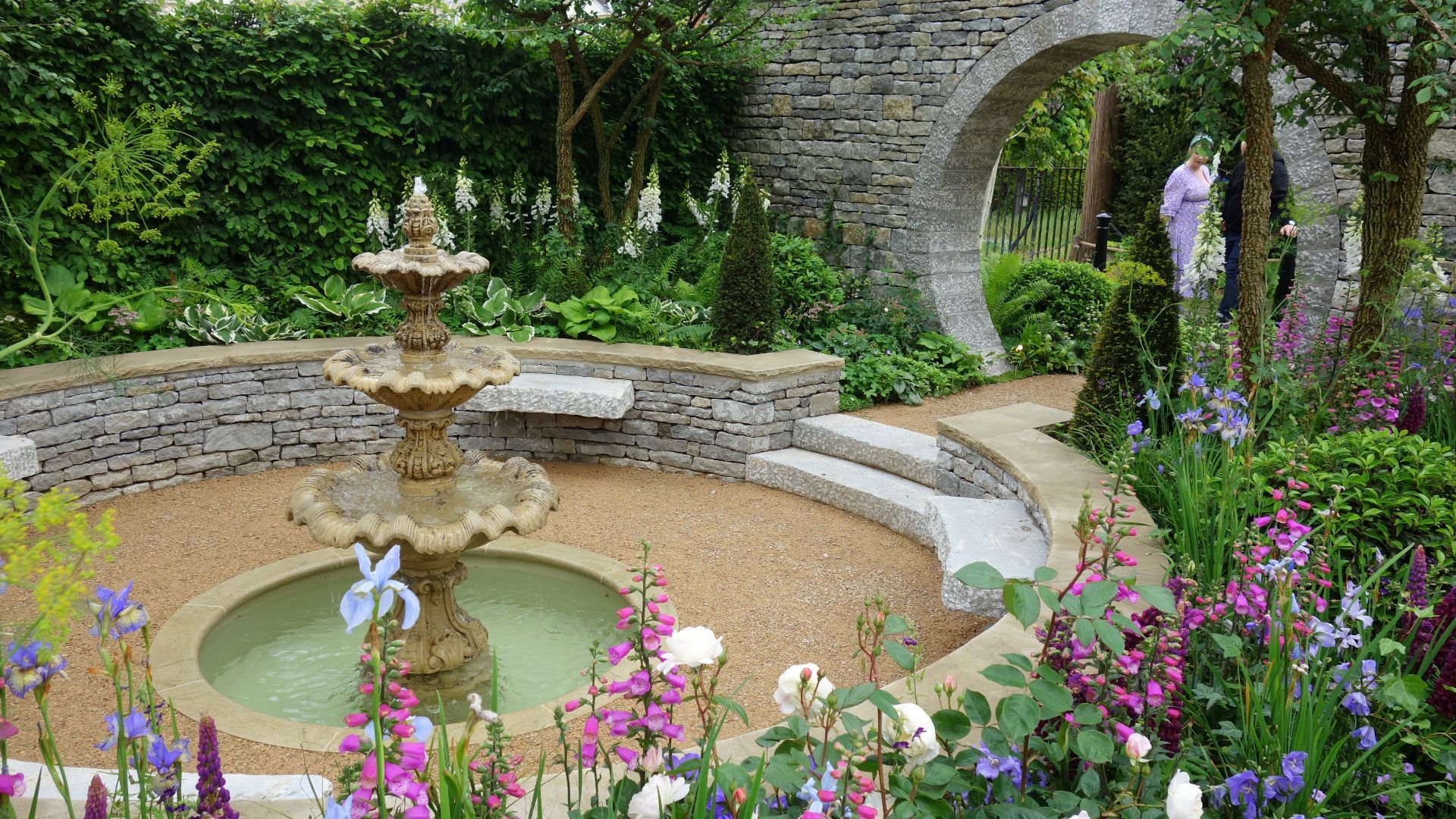 File:Sanctuary Garden, Bridgerton Garden - Chelsea Flower Show 2024 - DSC02339.jpg