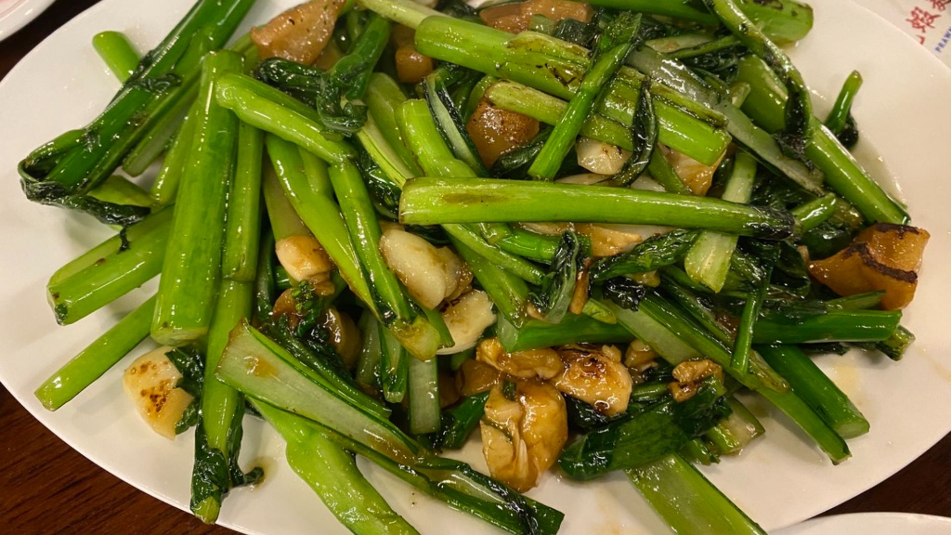 File:Garlic gai-lan stir-fry.jpg