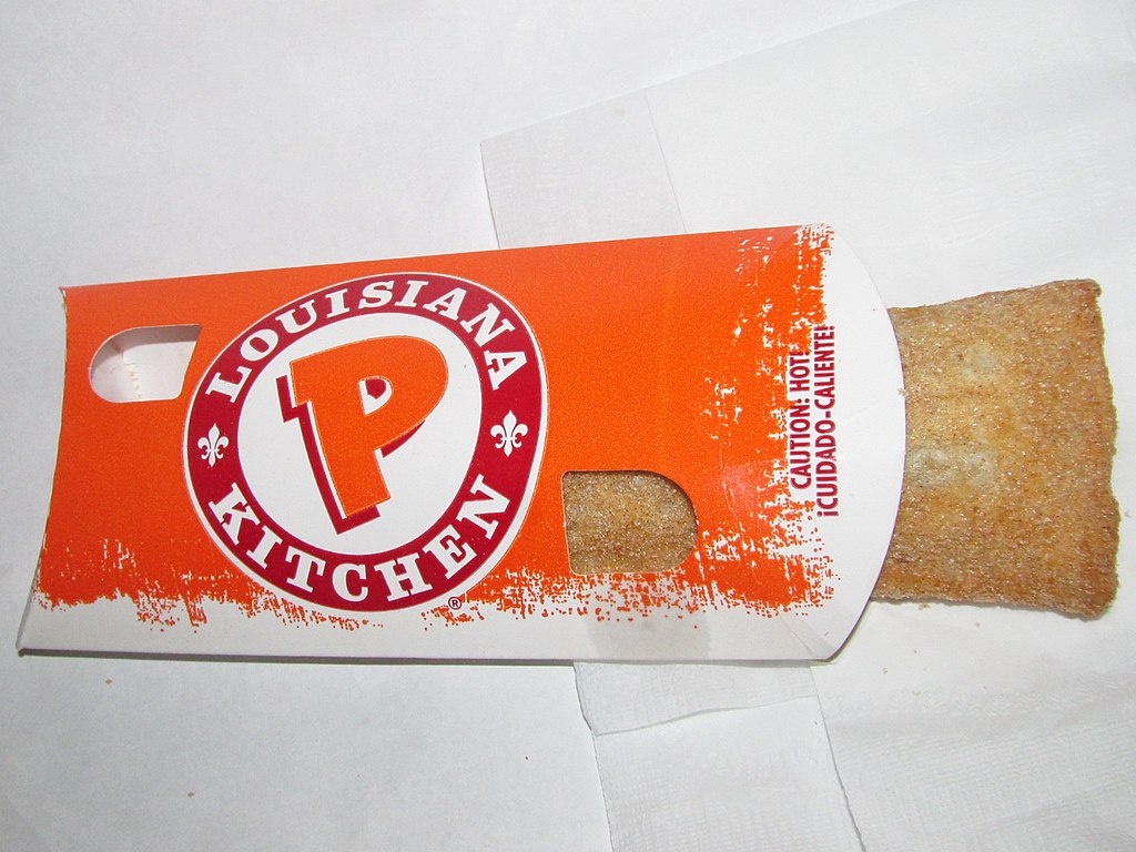 1024Px-Popeyes Louisiana Kitchen Cinnamon Apple Pie (30543512654)