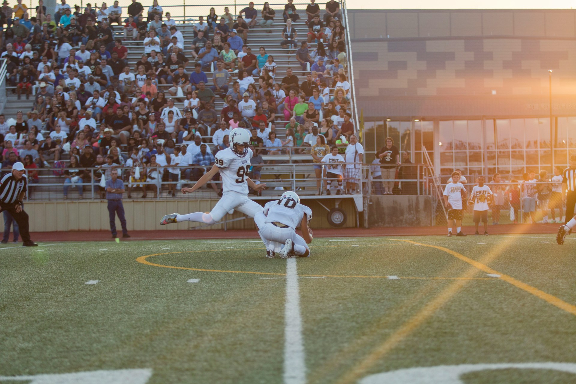 Chris-Moore-Svmgjtjaun8-Unsplash