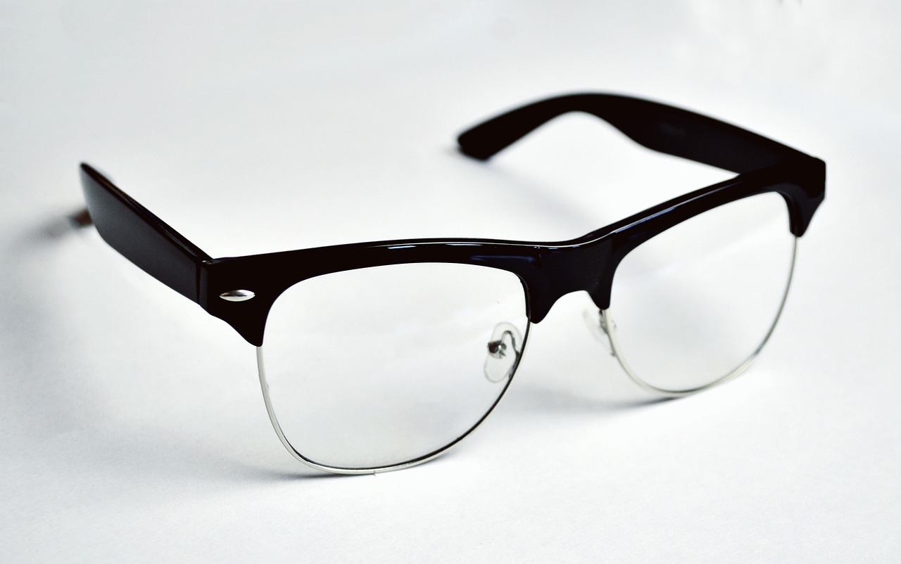 eyeglasses-1846595_1280.jpg